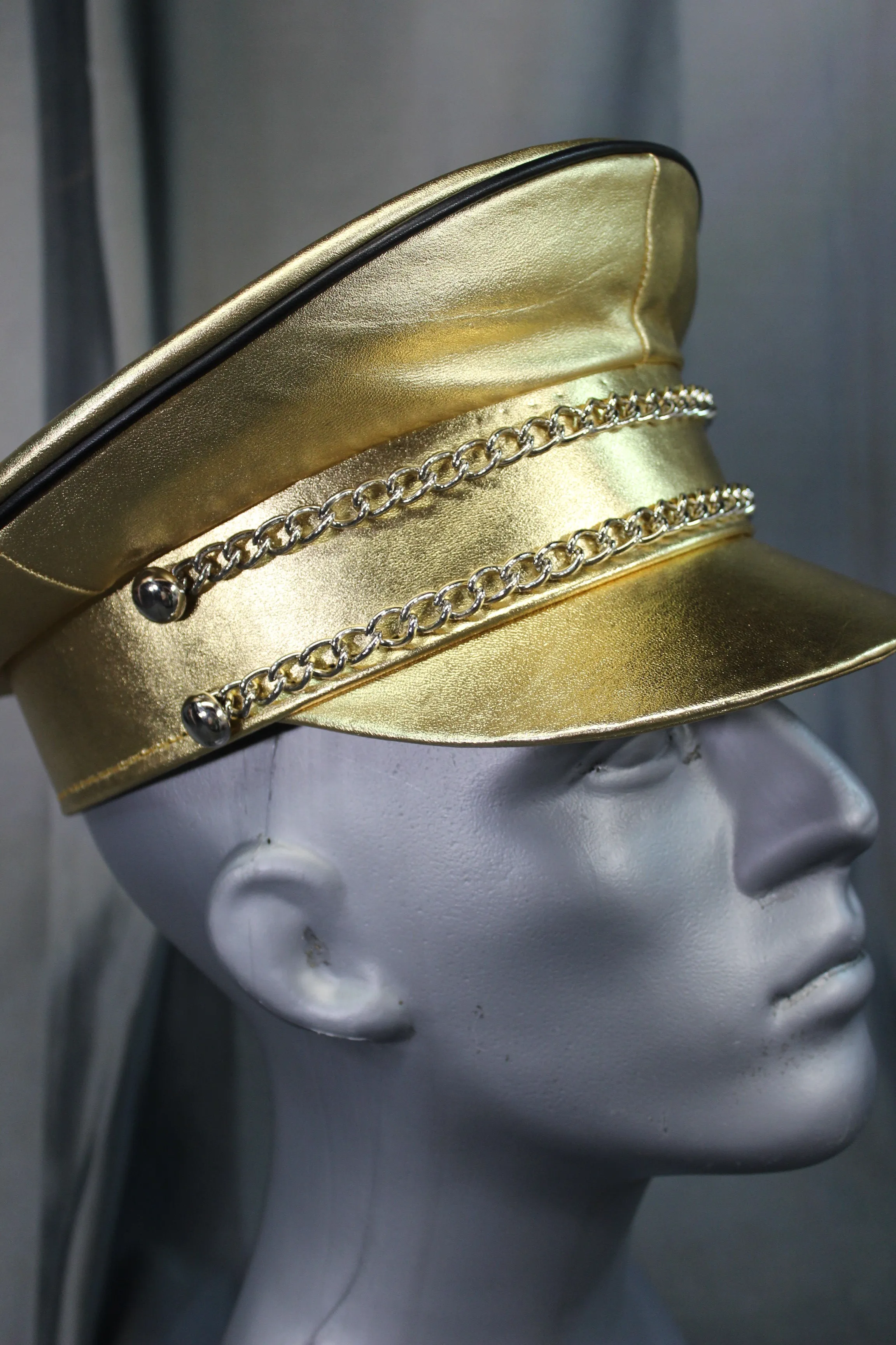 OnF Muir Cap in Gold with Black Trim