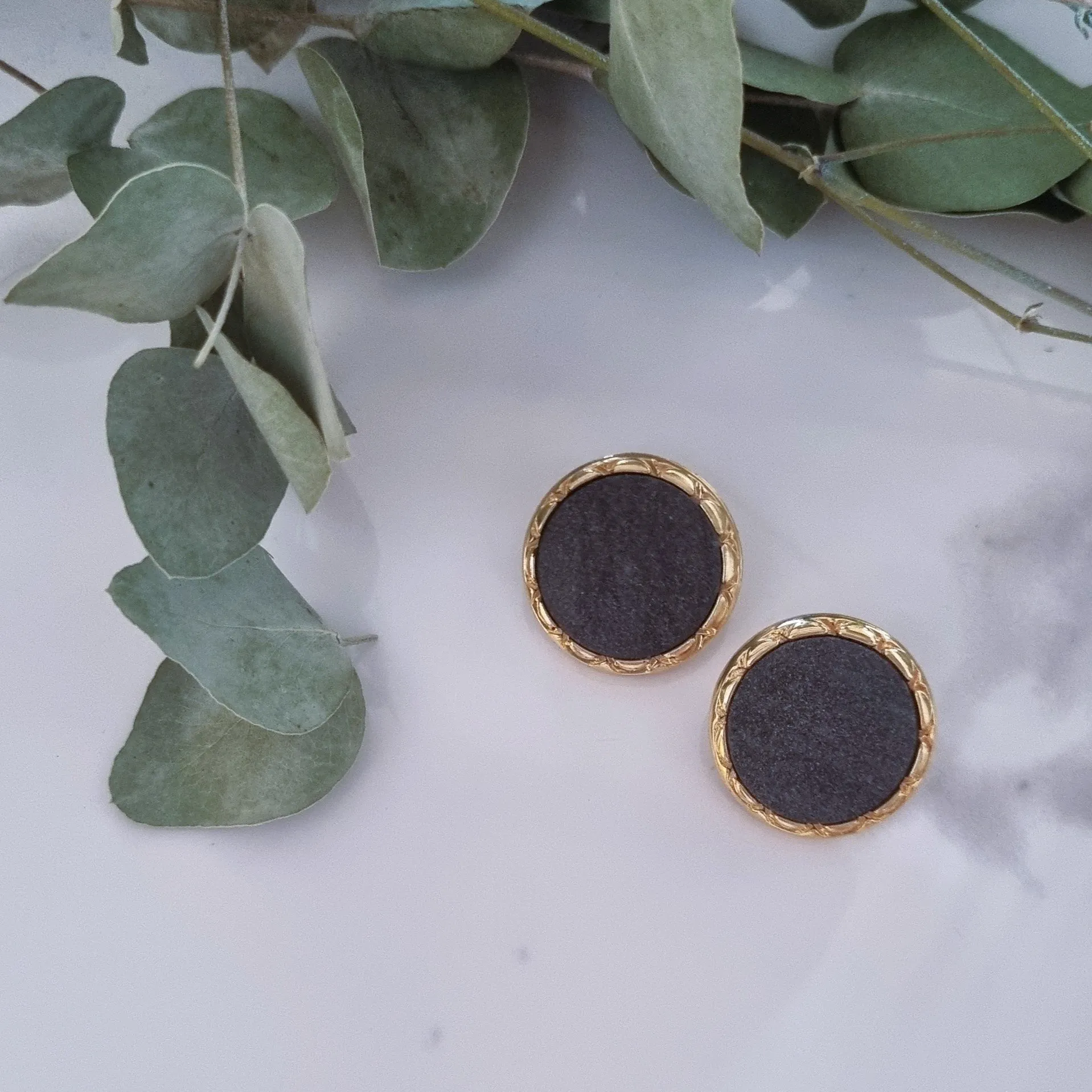 Vintage earrings - Dark grey