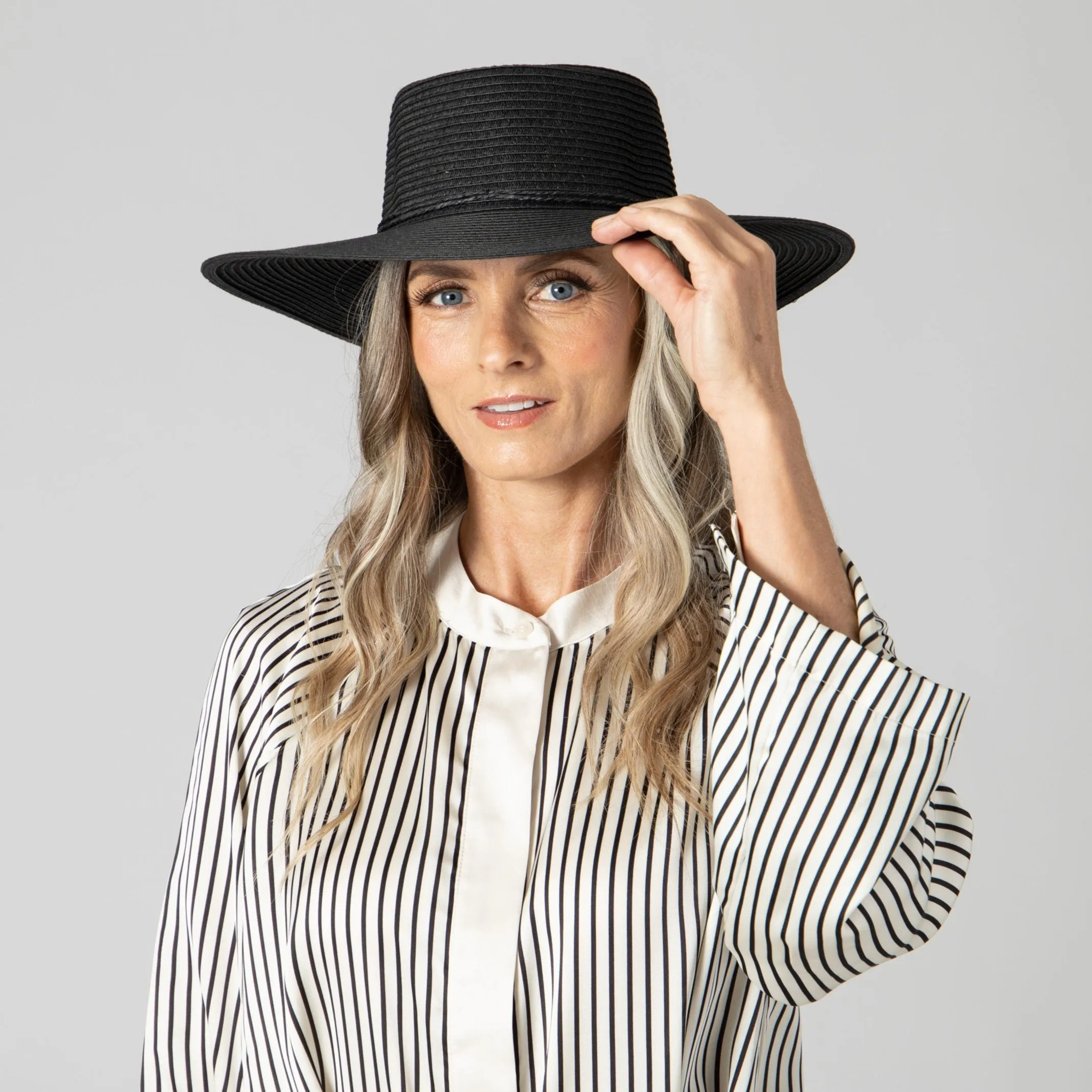 Women's large brim oval crown boater